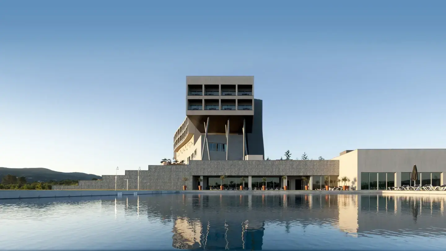 Solverde Casinos & Hotels. 5 Casinos and 4 Hotels from Porto to the Algarve. Gaming, stays, dining, poker, golf and spa. Solverde Casinos & Hotels. 5 Casinos and 4 Hotels from Porto to the Algarve. Gaming, stays, dining, poker, golf and spa.